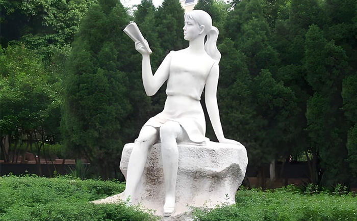 千年匠心，傳世之美——優(yōu)藝雕塑定制人物石雕藝術(shù)